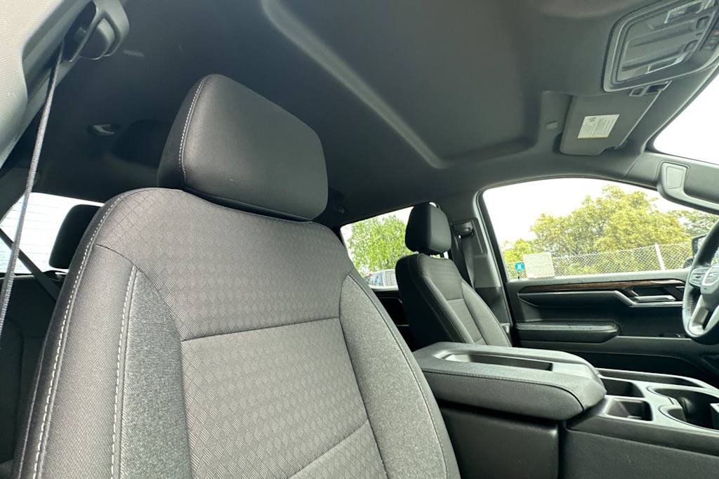 2024 GMC Sierra 1500 SLE 9