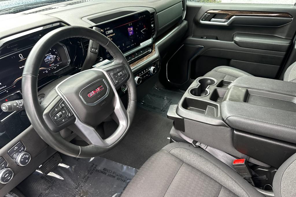 2024 GMC Sierra 1500 SLE 8