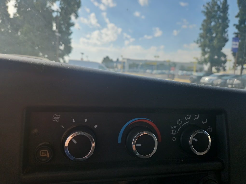 Thumbnail: 2023 GMC Savana - 18