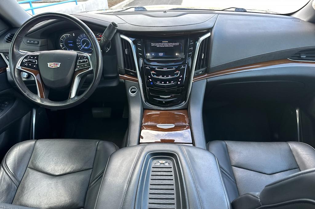 2020 Cadillac Escalade Luxury 2