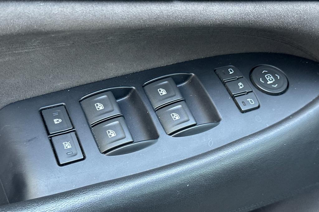 Thumbnail: 2018 Cadillac Escalade - 22