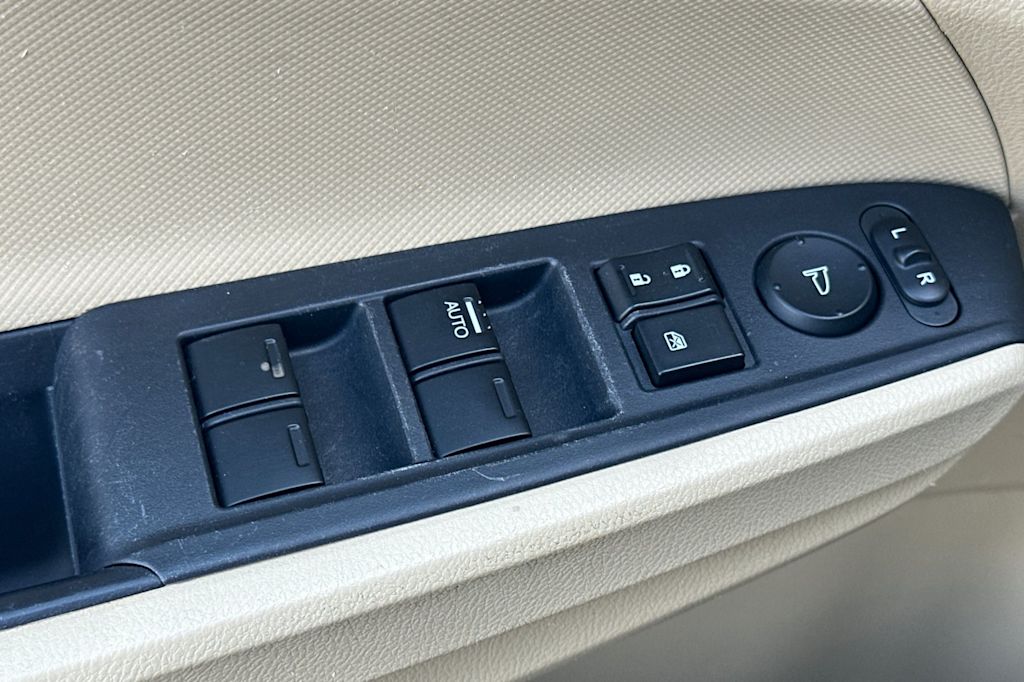 Thumbnail: 2011 Honda Accord - 23