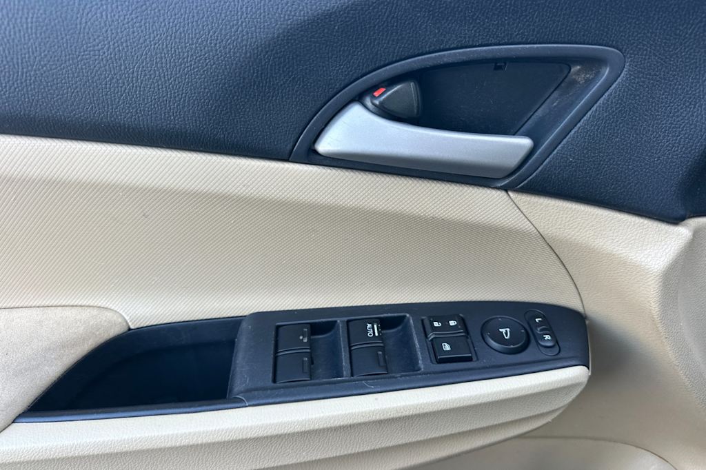 Thumbnail: 2011 Honda Accord - 22