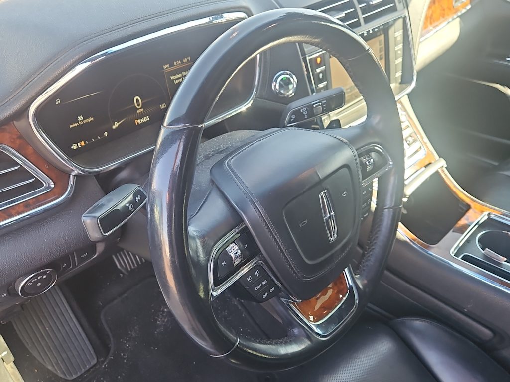 Thumbnail: 2018 Lincoln Continental - 2