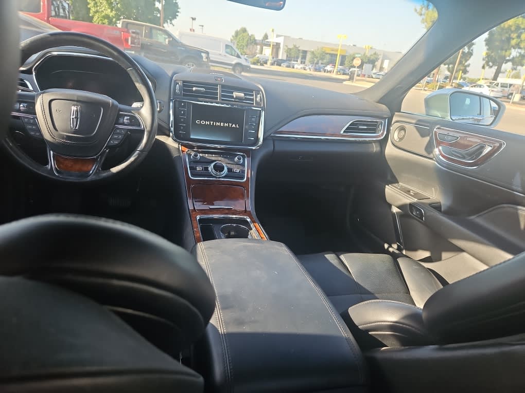 Thumbnail: 2017 Lincoln Continental - 7