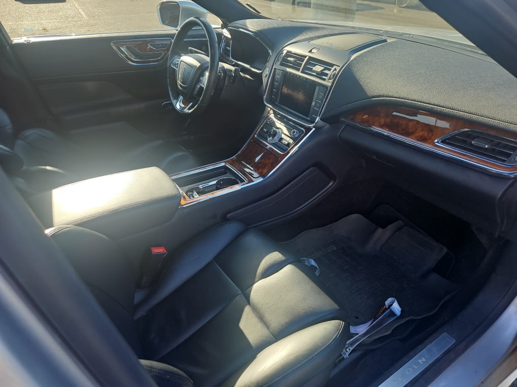Thumbnail: 2017 Lincoln Continental - 9
