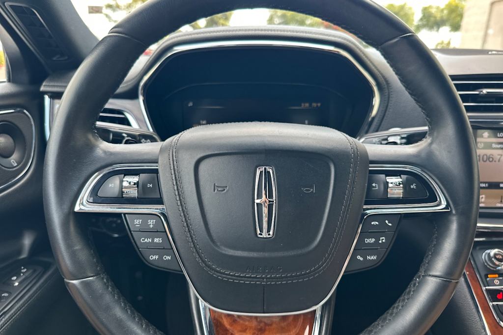Thumbnail: 2017 Lincoln Continental - 28