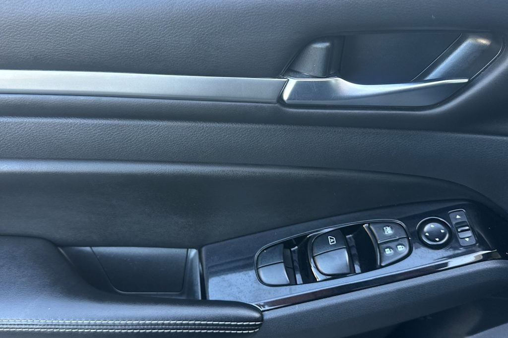 Thumbnail: 2023 Nissan Altima - 19