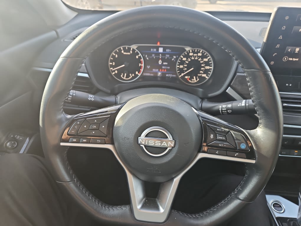 Thumbnail: 2023 Nissan Altima - 12