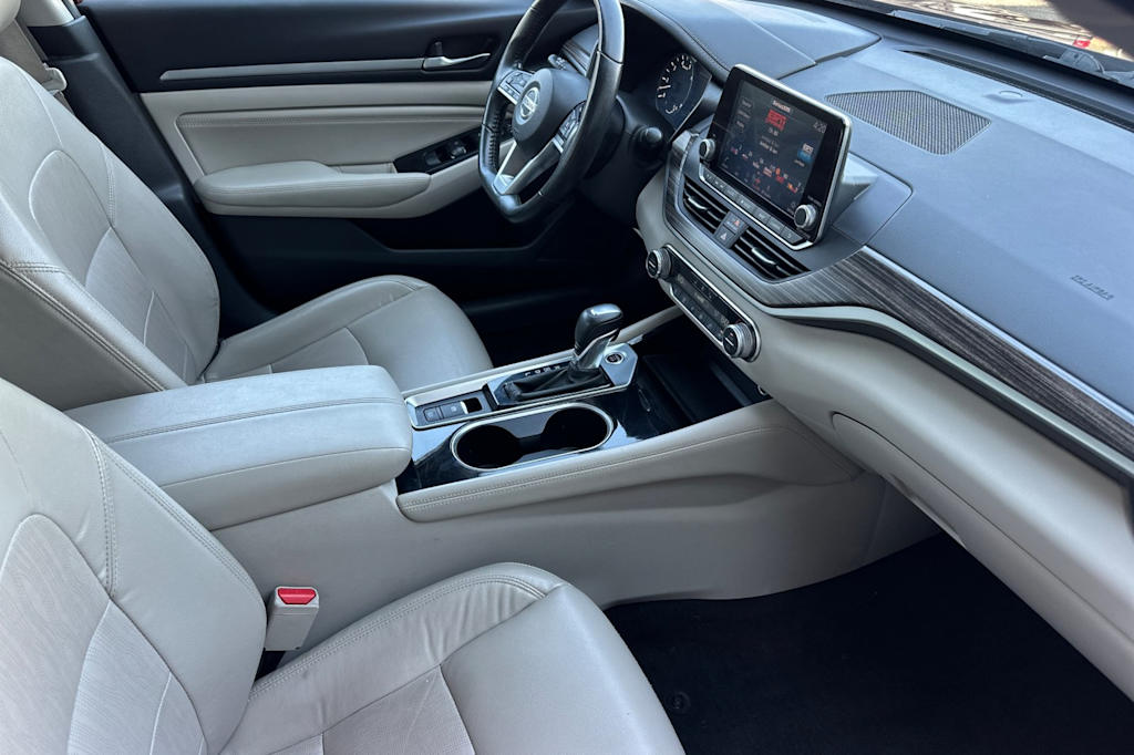 Thumbnail: 2022 Nissan Altima - 12