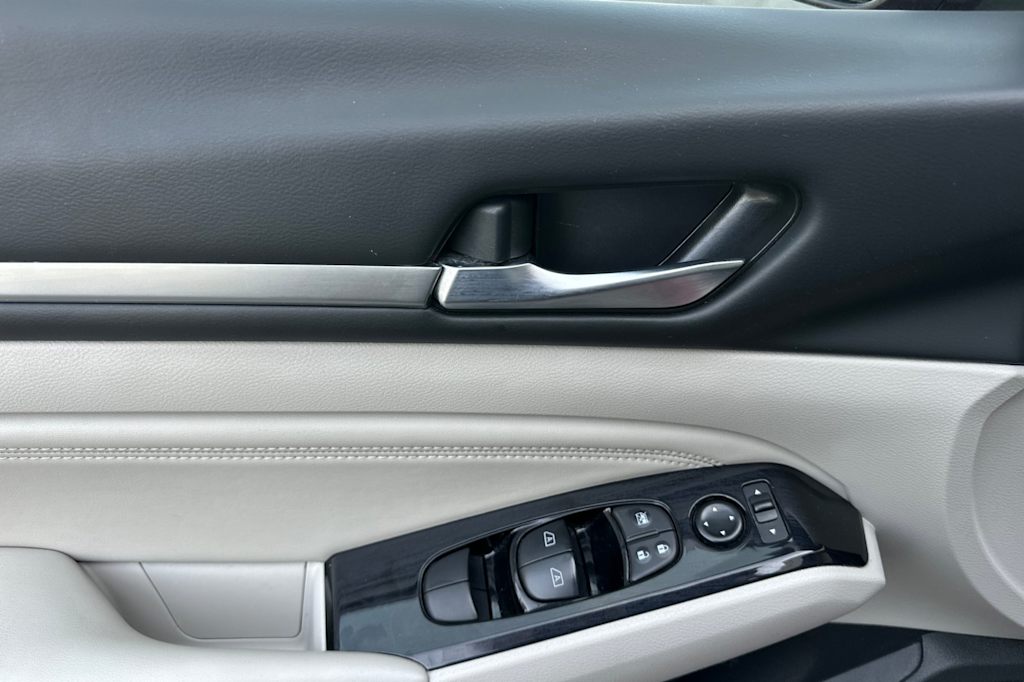 Thumbnail: 2022 Nissan Altima - 19