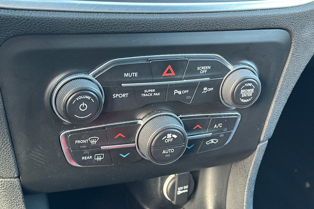 Thumbnail: 2021 Dodge Charger - 23