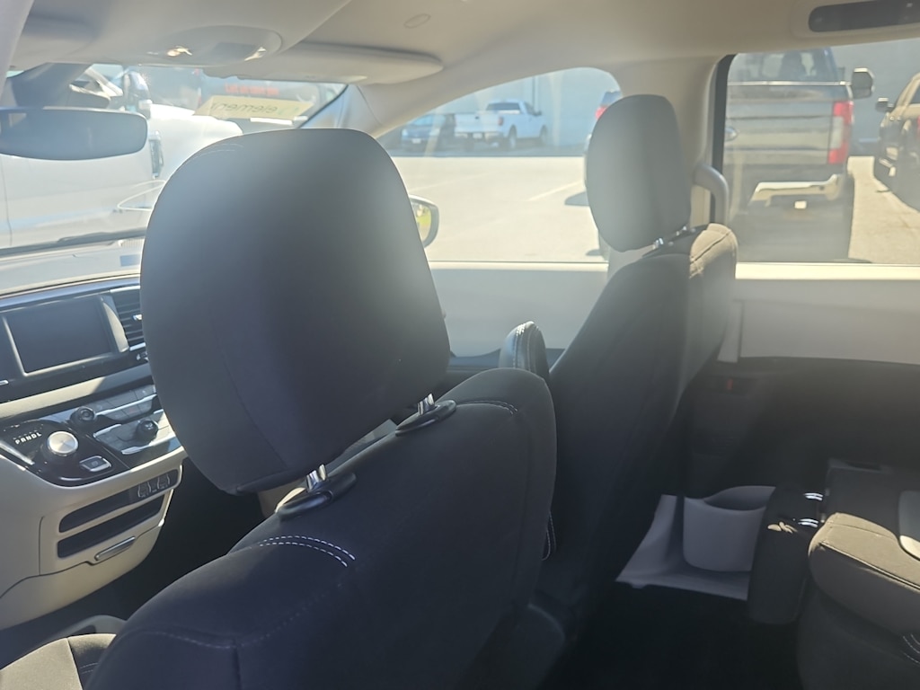 Thumbnail: 2024 Chrysler Voyager - 9