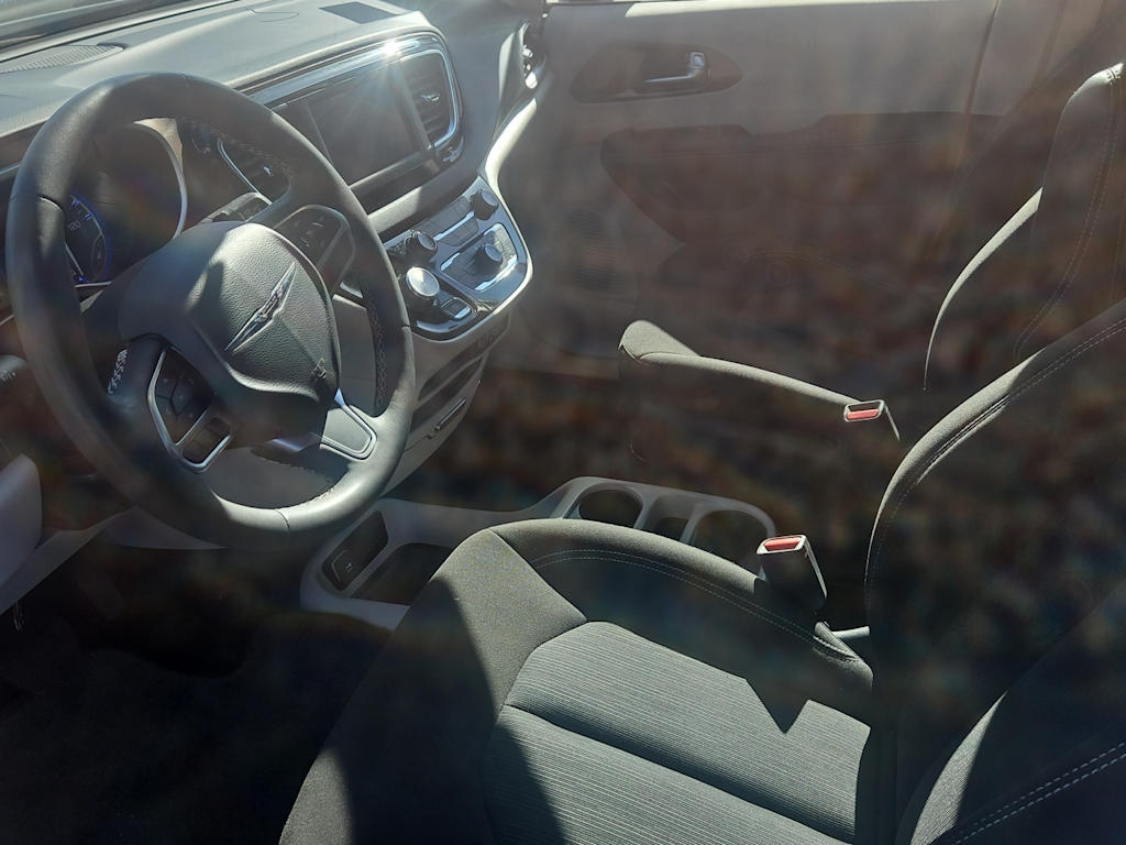 Thumbnail: 2024 Chrysler Voyager - 12