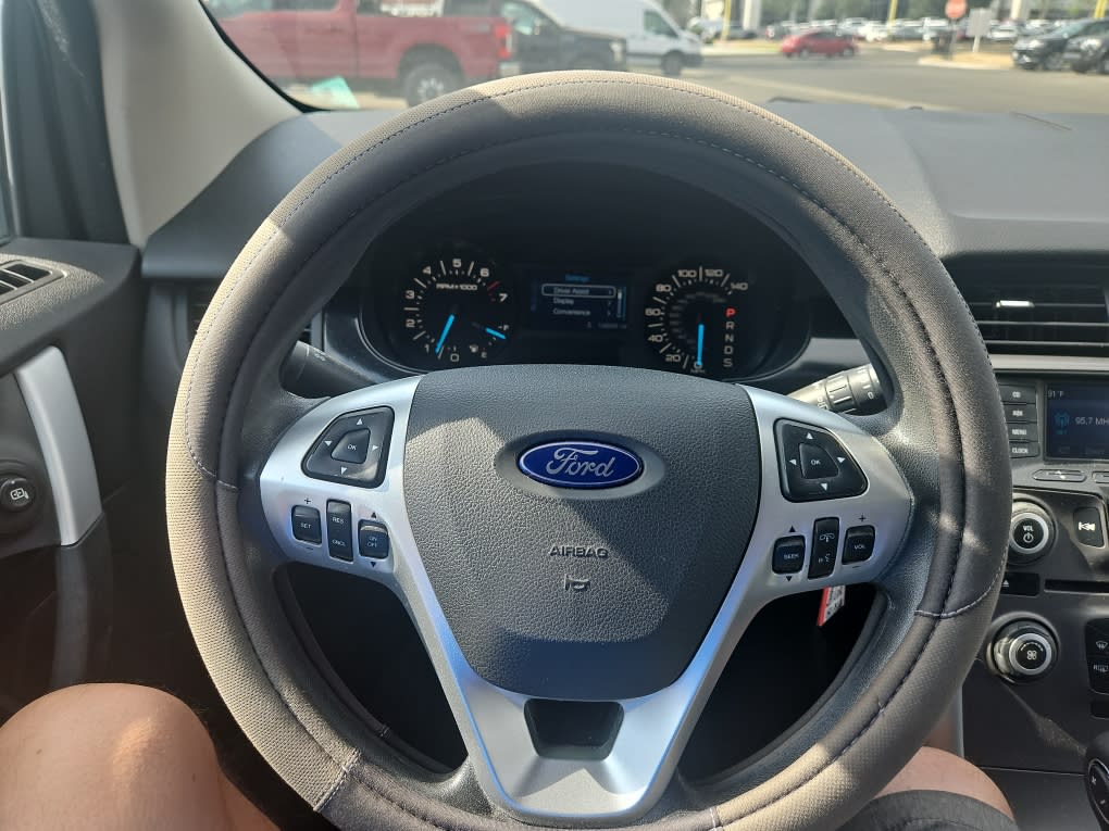 Thumbnail: 2014 Ford Edge - 17
