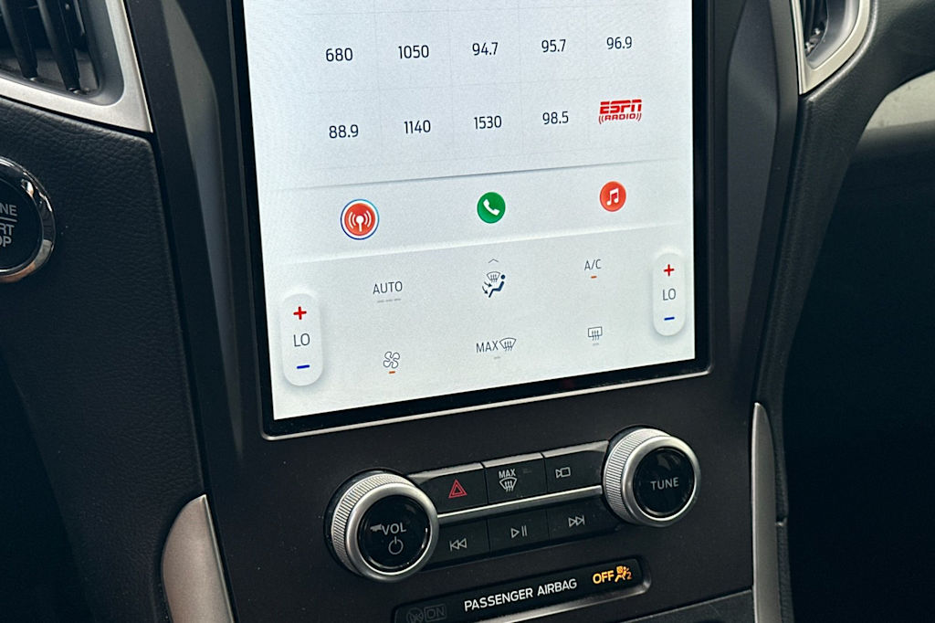 Thumbnail: 2021 Ford Edge - 25