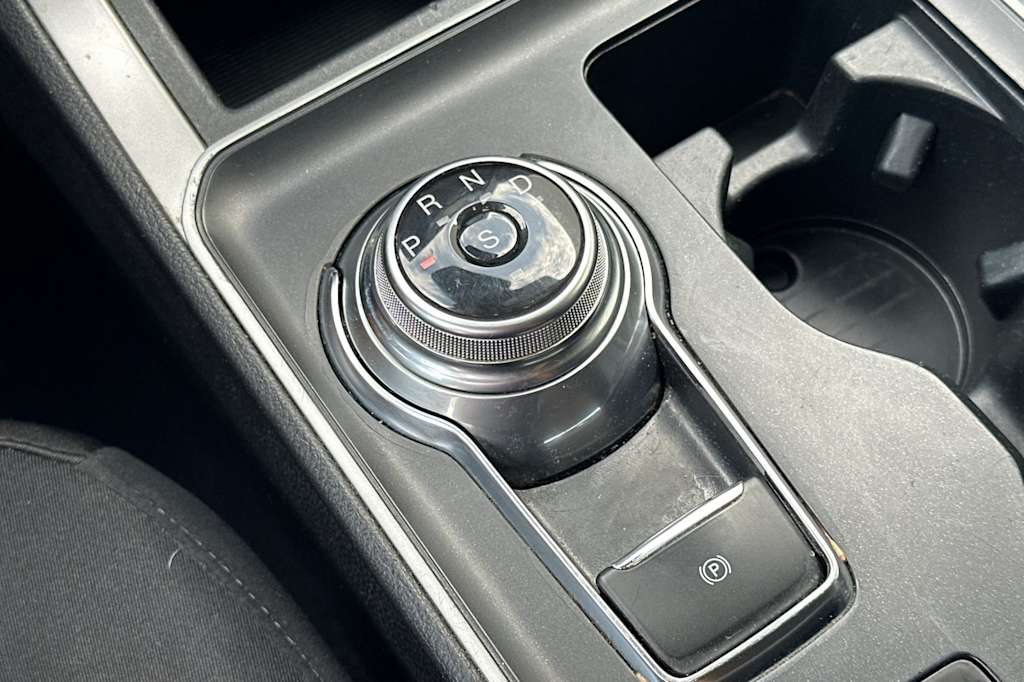 Thumbnail: 2021 Ford Edge - 15