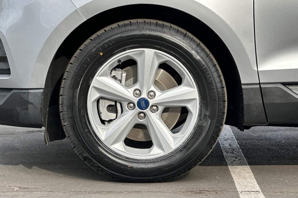 Thumbnail: 2021 Ford Edge - 8