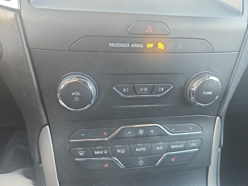 Thumbnail: 2019 Ford Edge - 21