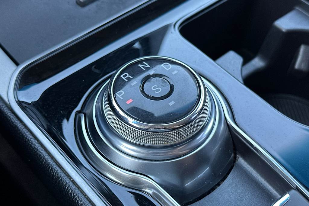 Thumbnail: 2019 Ford Edge - 14