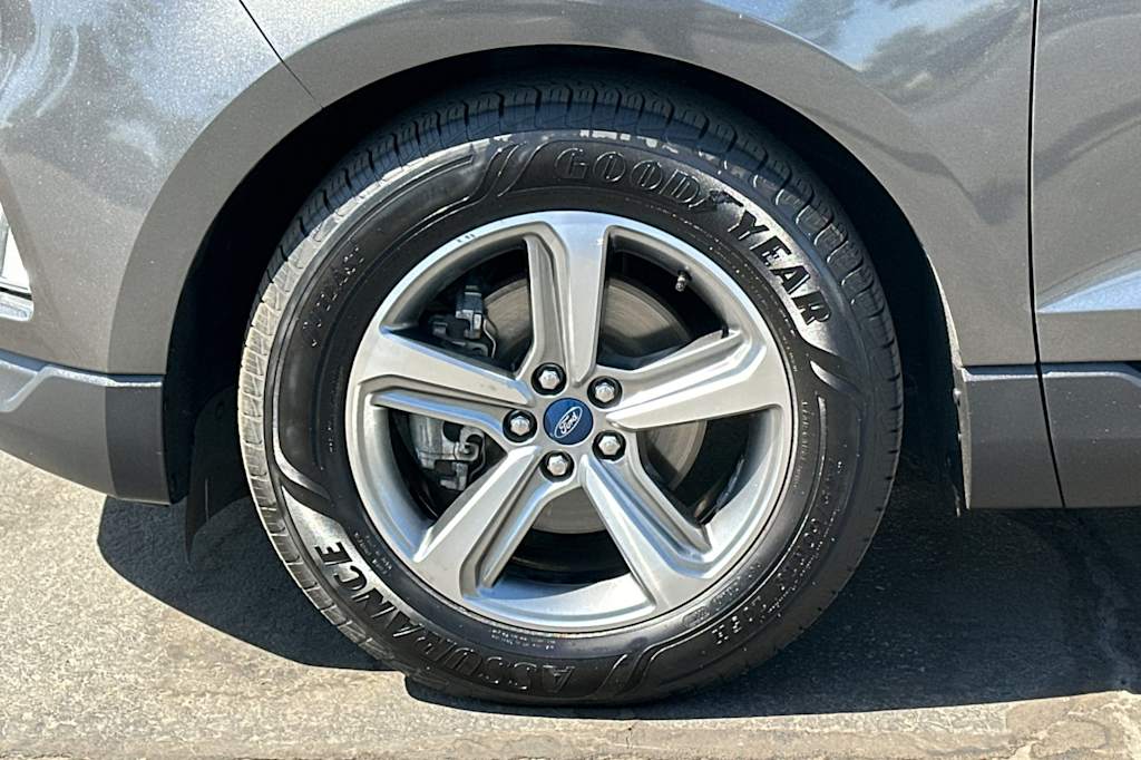 Thumbnail: 2019 Ford Edge - 8
