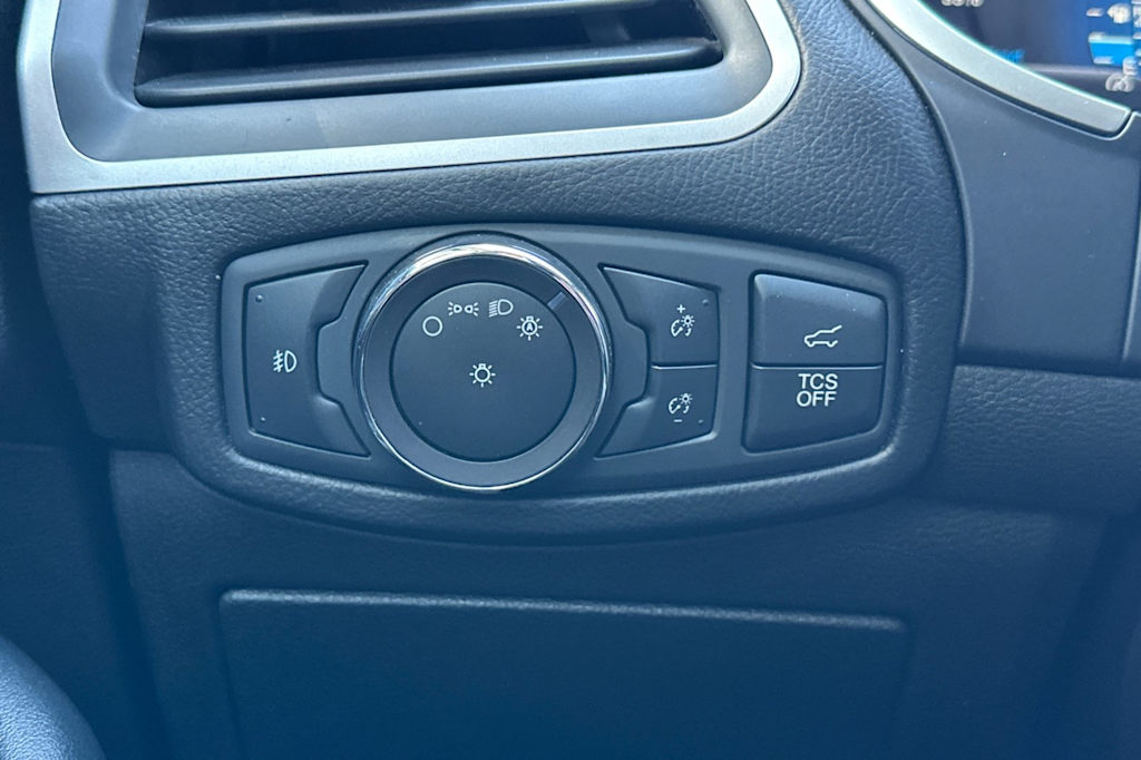 Thumbnail: 2019 Ford Edge - 31