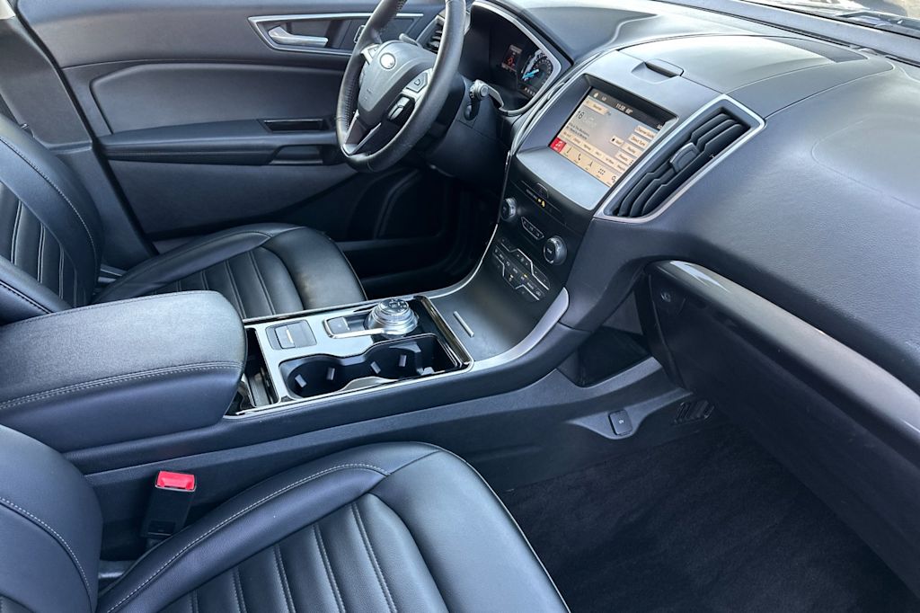 Thumbnail: 2019 Ford Edge - 12