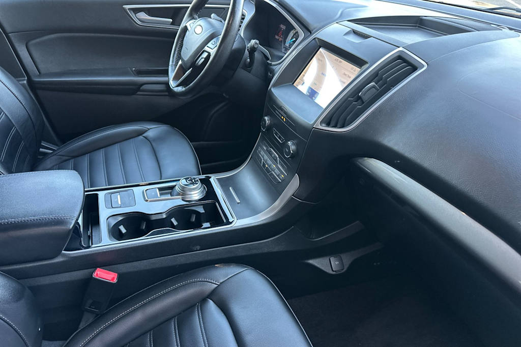 Thumbnail: 2020 Ford Edge - 12