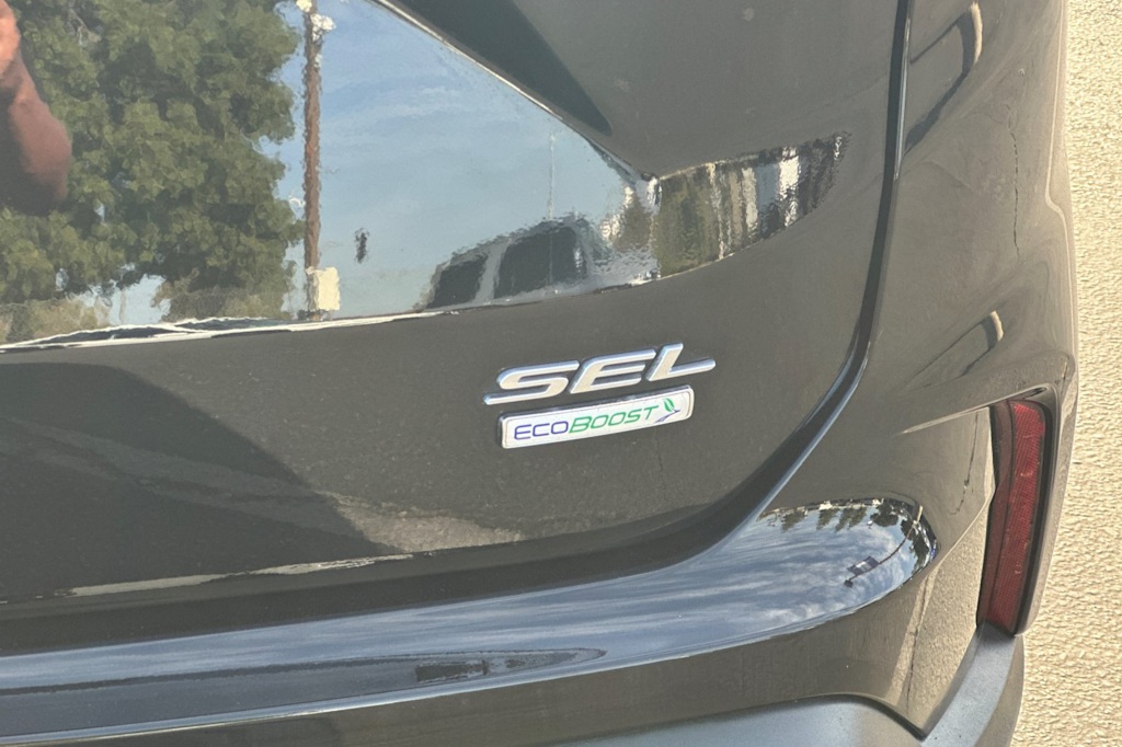 Thumbnail: 2020 Ford Edge - 28