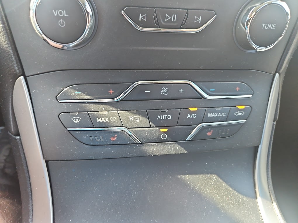 Thumbnail: 2020 Ford Edge - 20