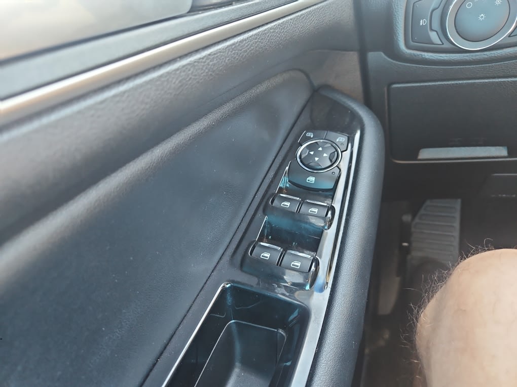 Thumbnail: 2020 Ford Edge - 21