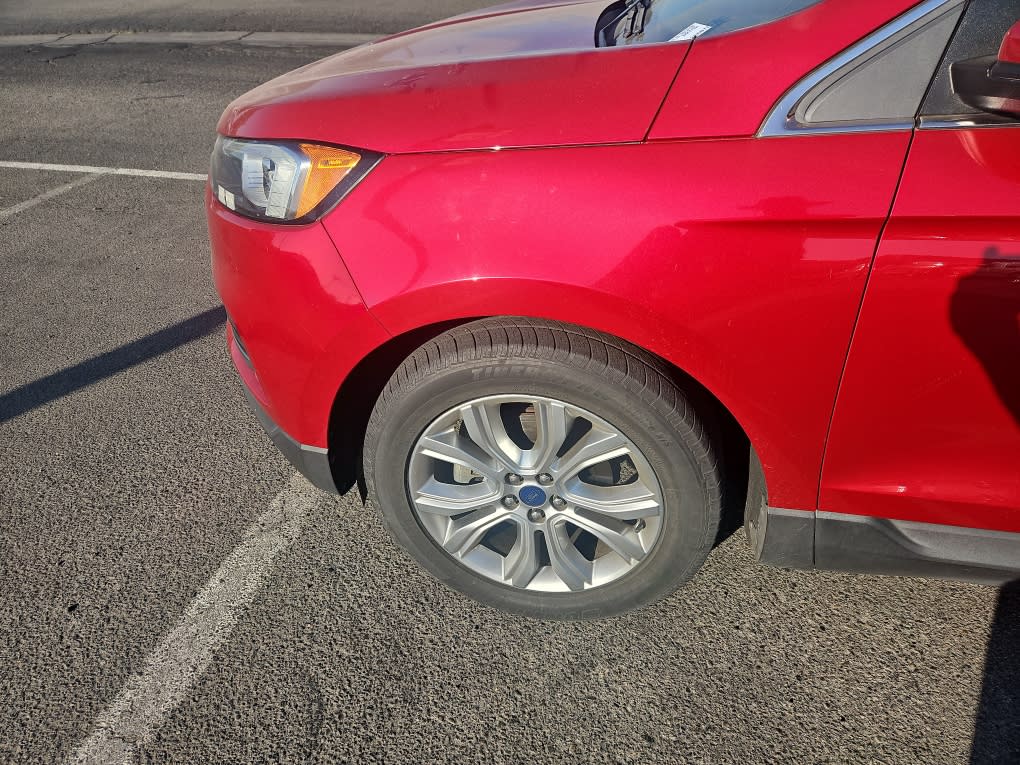 Thumbnail: 2020 Ford Edge - 8