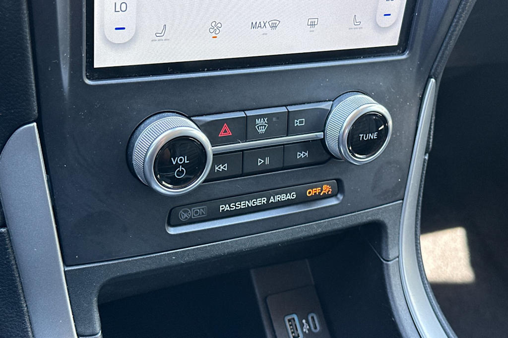 Thumbnail: 2022 Ford Edge - 25