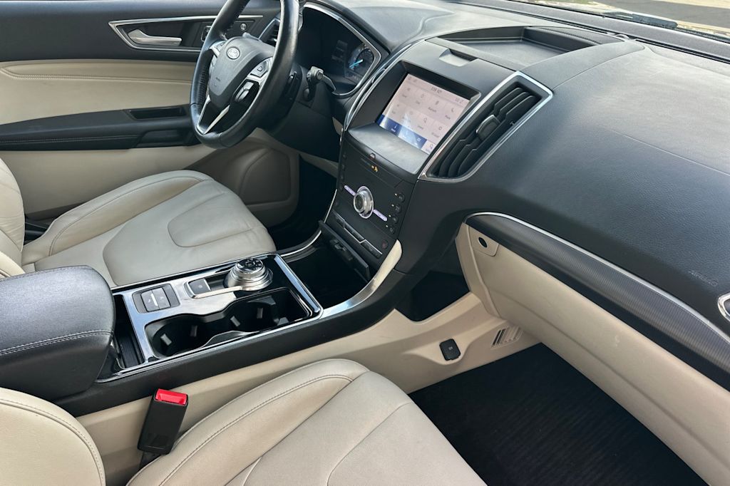 Thumbnail: 2020 Ford Edge - 13