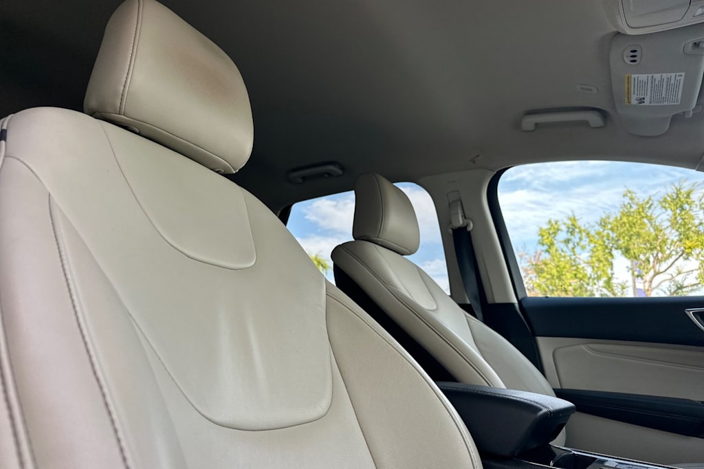 Thumbnail: 2020 Ford Edge - 10