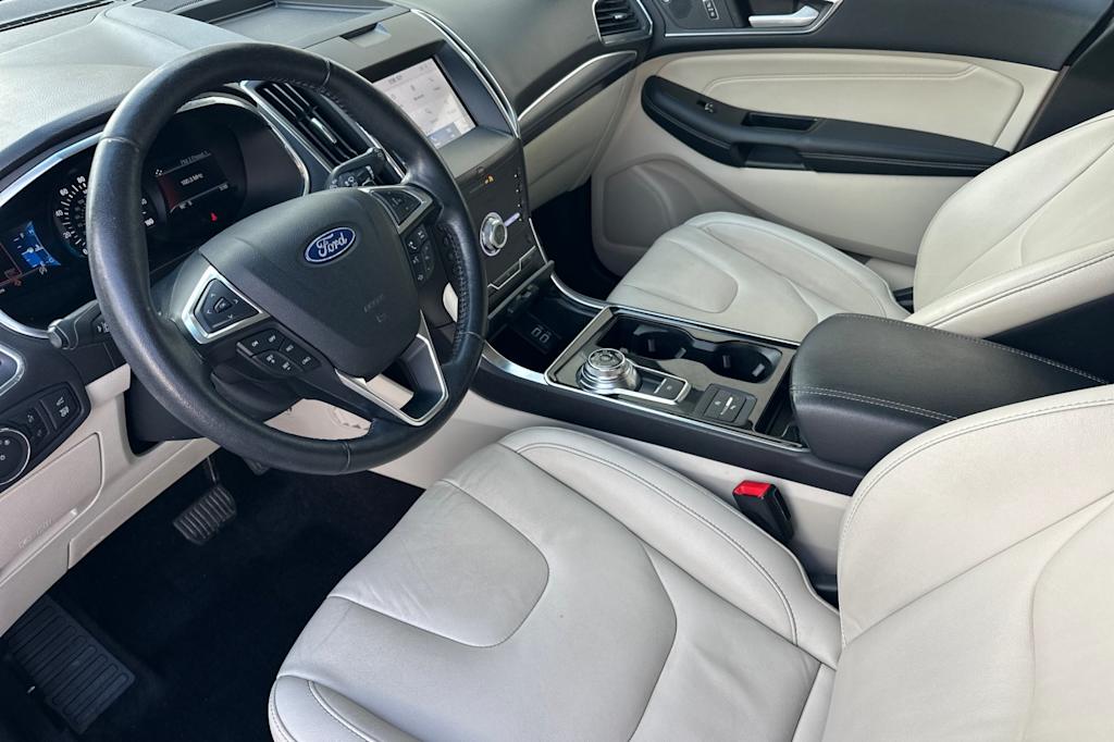 Thumbnail: 2020 Ford Edge - 9