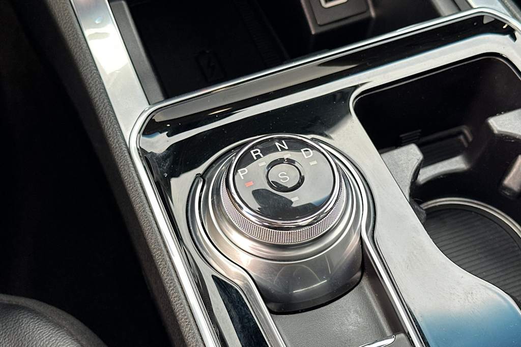 Thumbnail: 2020 Ford Edge - 14