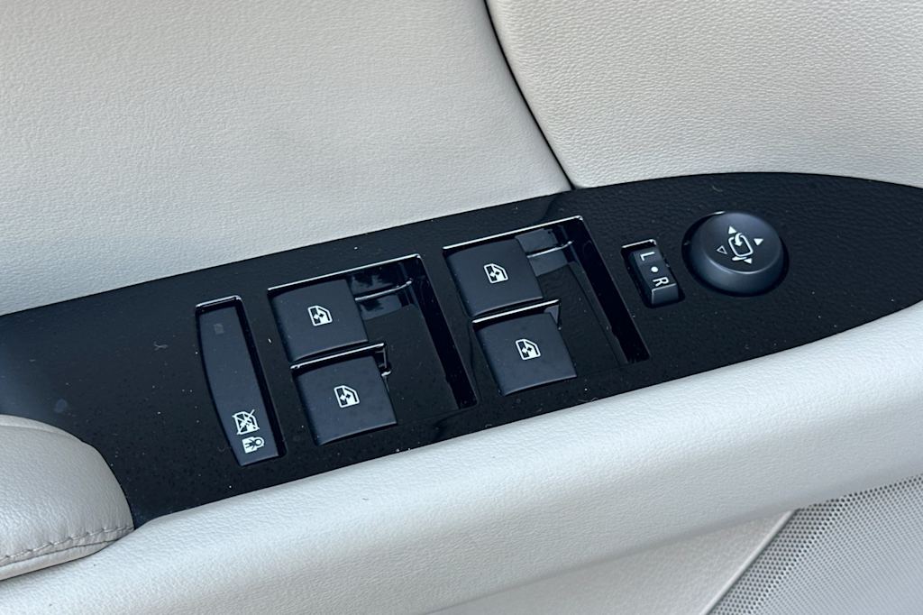 Thumbnail: 2017 Cadillac XTS - 21