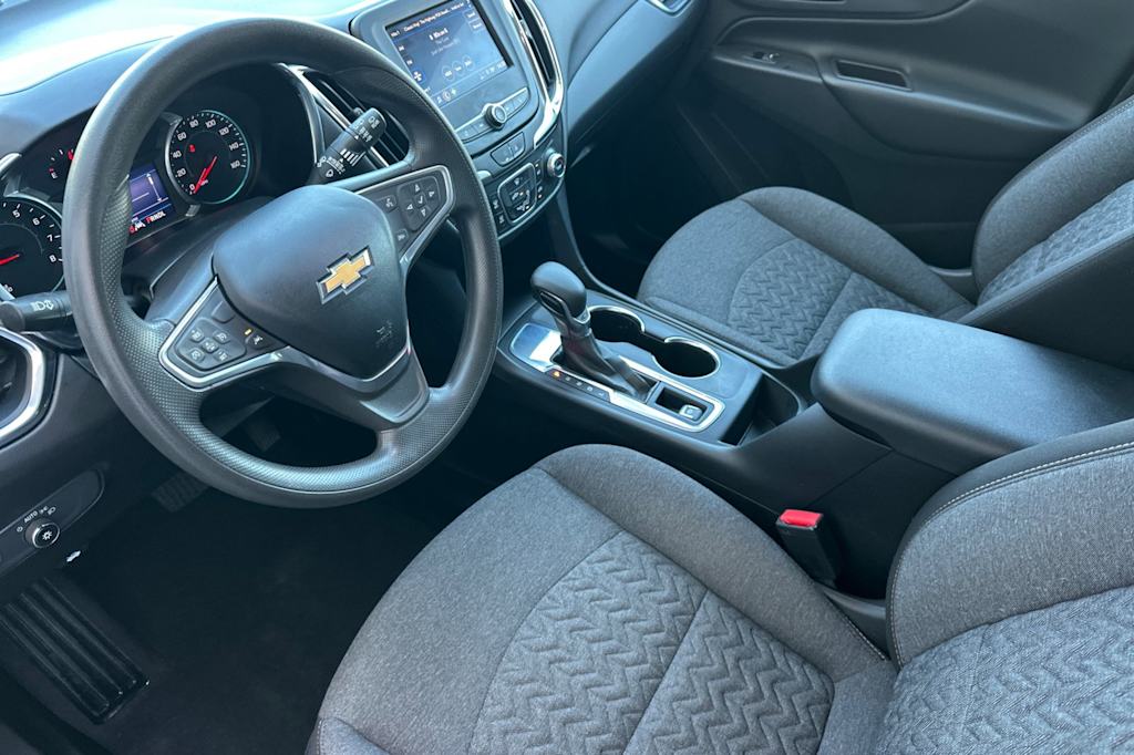 Thumbnail: 2022 Chevrolet Equinox - 9