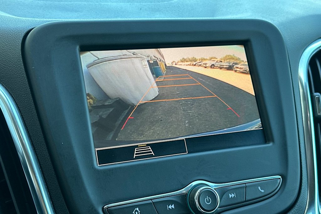 Thumbnail: 2022 Chevrolet Equinox - 24