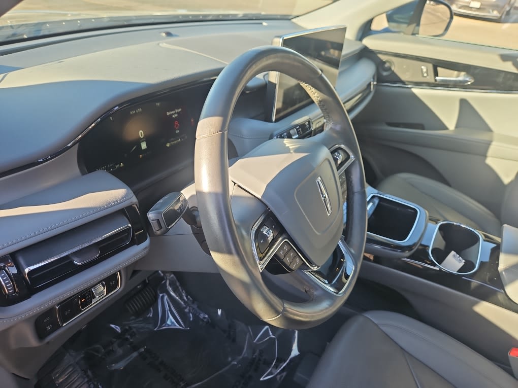 Thumbnail: 2022 Lincoln Nautilus - 2