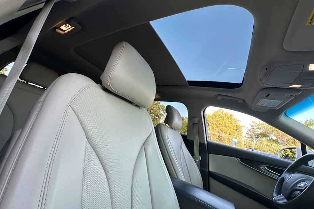 Thumbnail: 2017 Lincoln MKX - 22