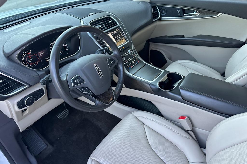 Thumbnail: 2017 Lincoln MKX - 9