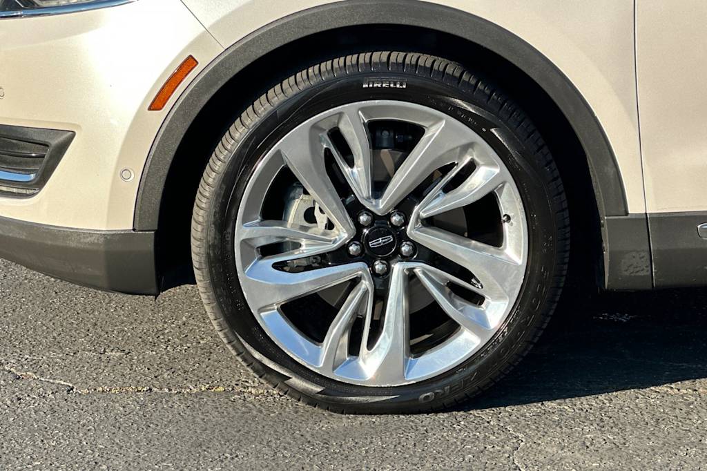 Thumbnail: 2017 Lincoln MKX - 8