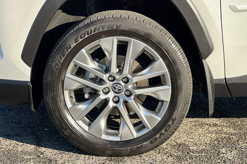 Thumbnail: 2023 Toyota RAV4 - 8