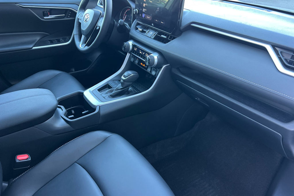 Thumbnail: 2023 Toyota RAV4 - 12