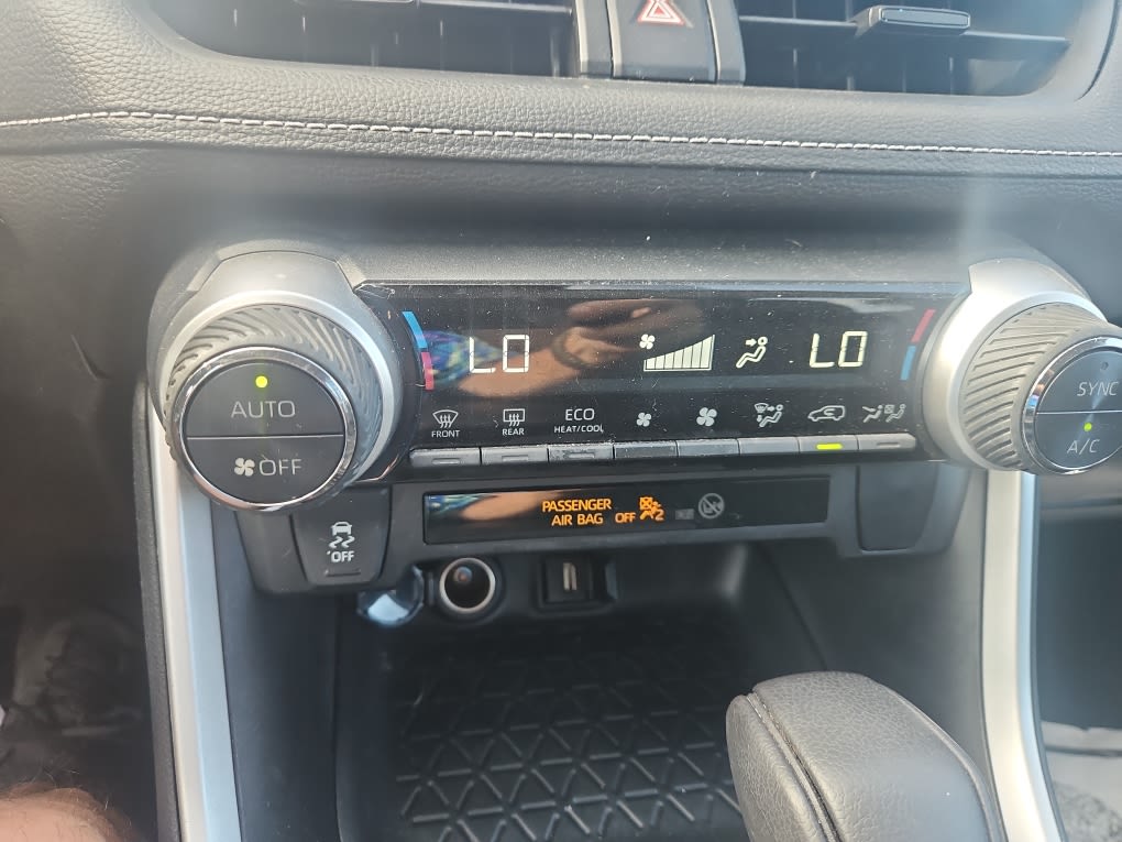 Thumbnail: 2021 Toyota RAV4 - 21