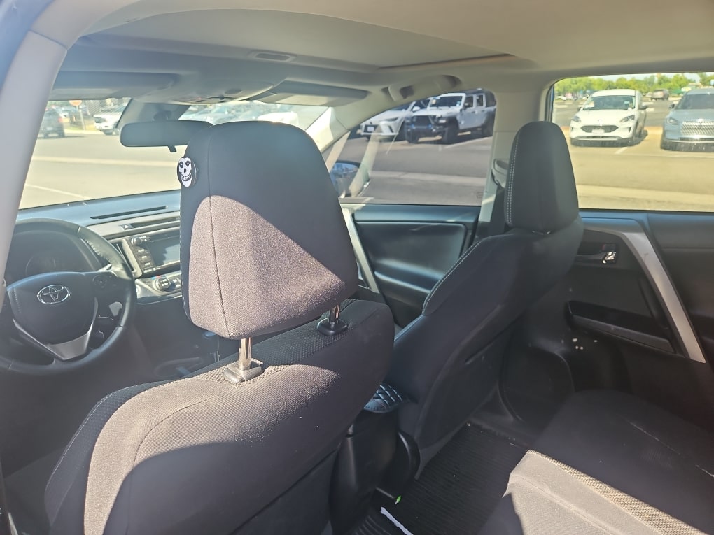 Thumbnail: 2018 Toyota RAV4 - 10