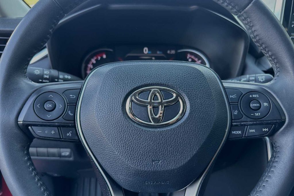 2019 Toyota RAV4 Limited 28