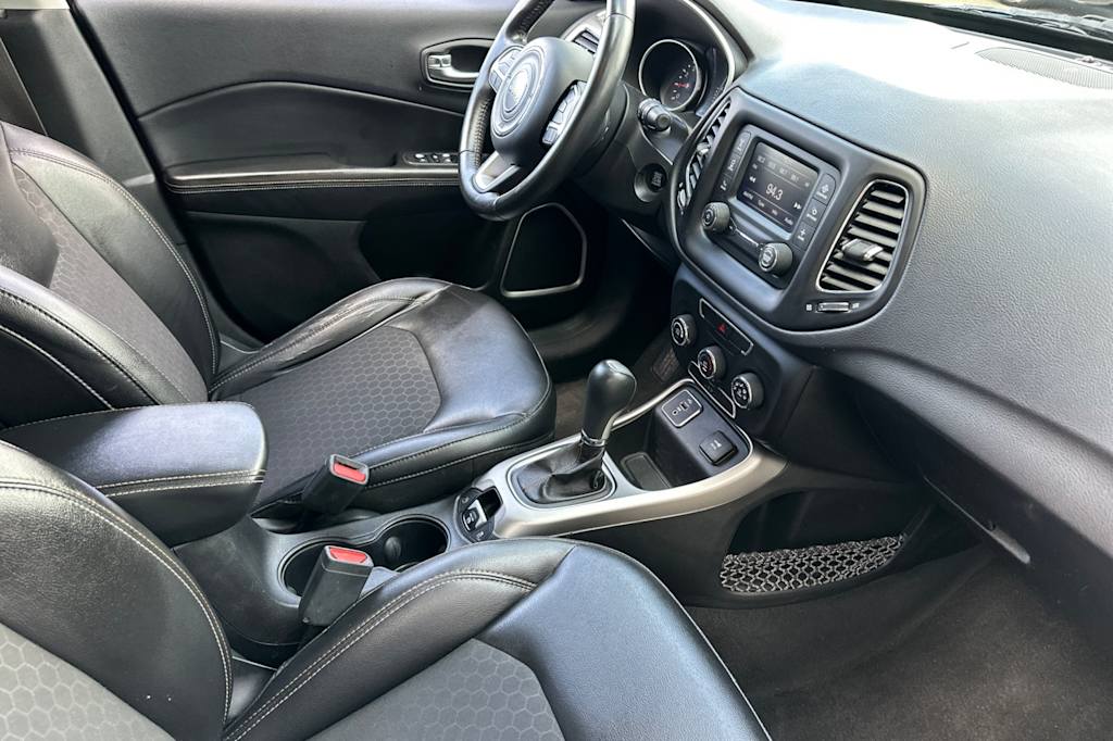 Thumbnail: 2018 Jeep Compass - 13